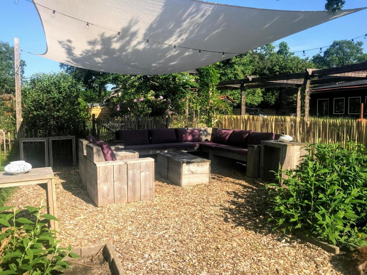 Villa In De Tuin In Gees Esterno foto