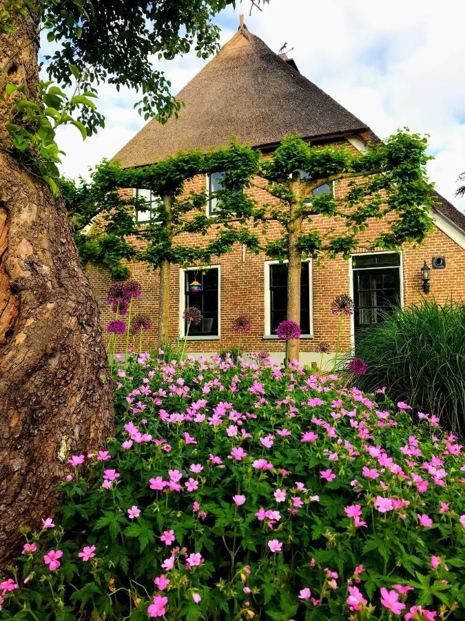 Villa In De Tuin In Gees Esterno foto